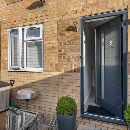 2 Bed Town House With Garden In Hackney, London Apartman Kültér fotó