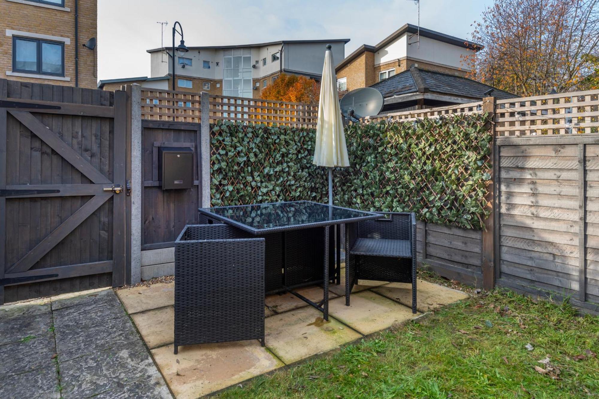 2 Bed Town House With Garden In Hackney, London Apartman Kültér fotó